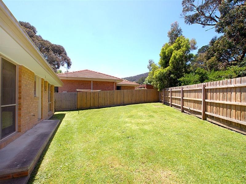 2/96 Forest Road, Ferntree Gully VIC 3156