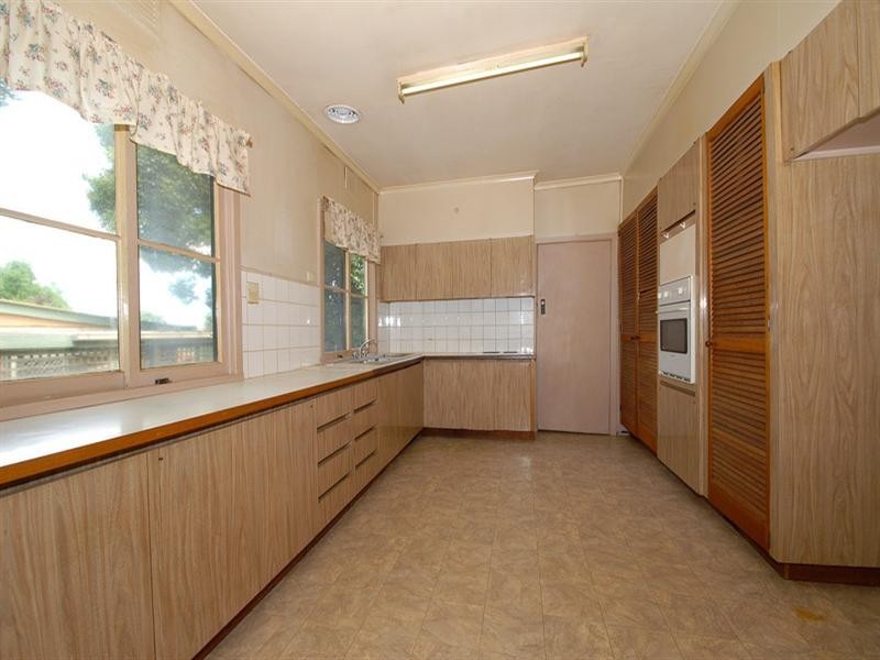 17 Selman Avenue, Ferntree Gully VIC 3156