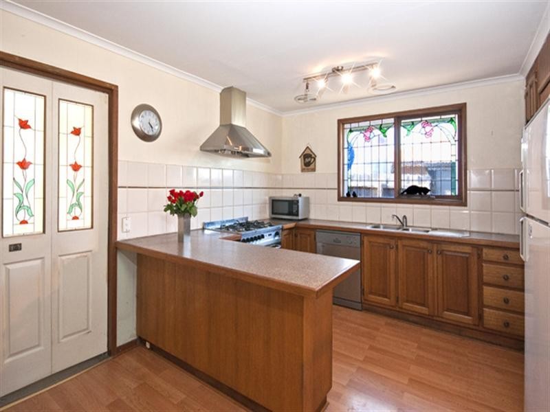 124 Berrabri Drive, Scoresby VIC 3179