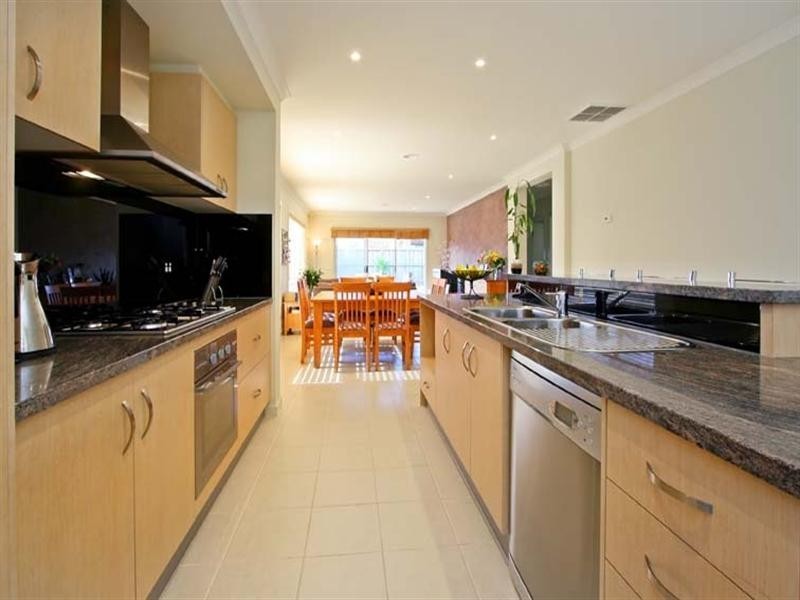 14 Monbulk Crescent, Rowville VIC 3178