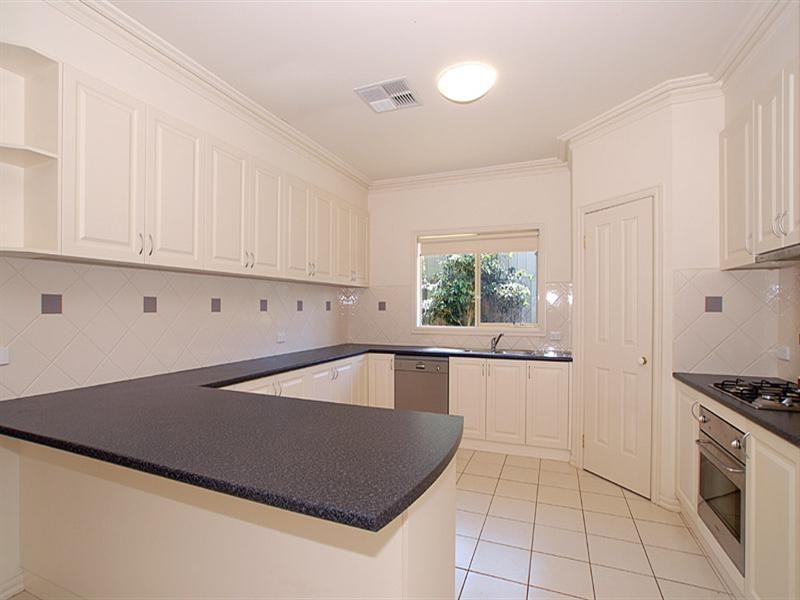 2/77 Dobson Street, Ferntree Gully VIC 3156