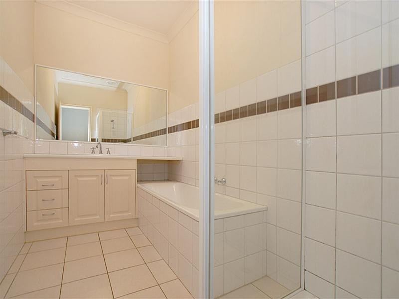 2/77 Dobson Street, Ferntree Gully VIC 3156