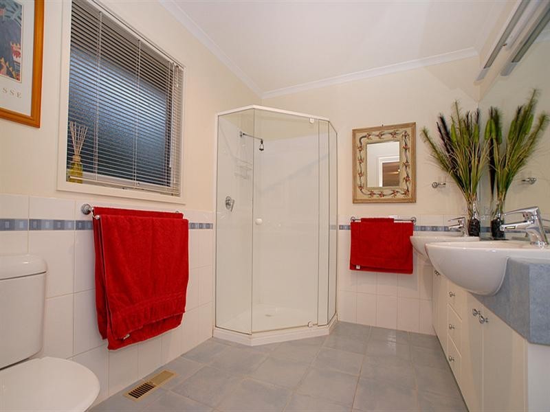 60 Griffiths Road, Upwey VIC 3158