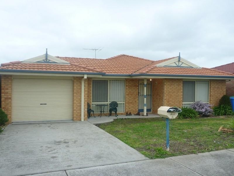 4 Otley Way, Cranbourne VIC 3977