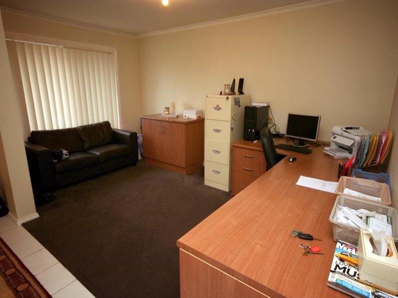 4 Otley Way, Cranbourne VIC 3977