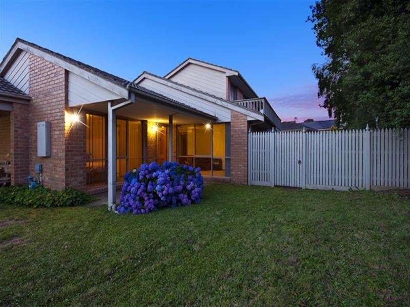 9 Markhill Place, Knoxfield VIC 3180