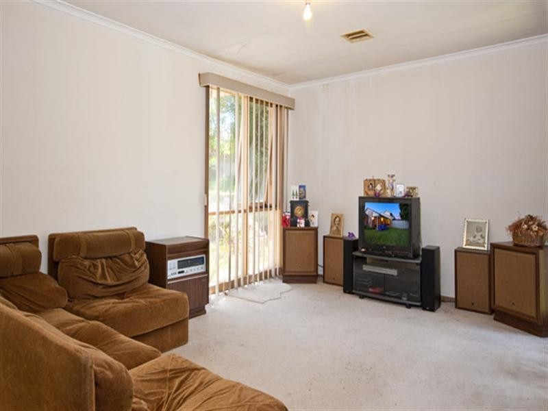 9 Markhill Place, Knoxfield VIC 3180