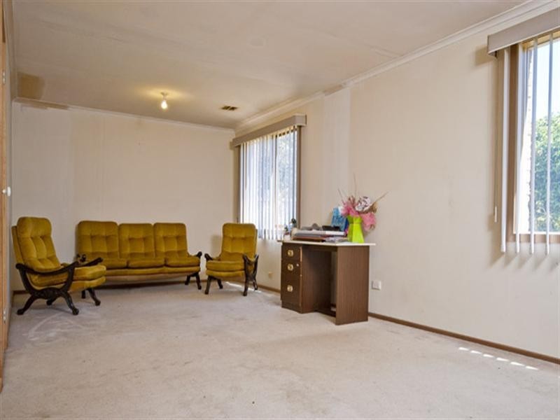 9 Markhill Place, Knoxfield VIC 3180