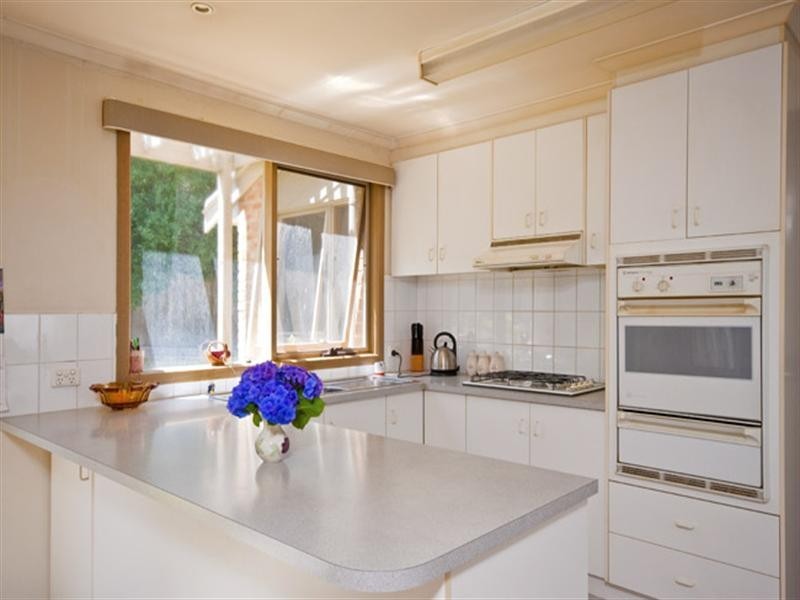 9 Markhill Place, Knoxfield VIC 3180