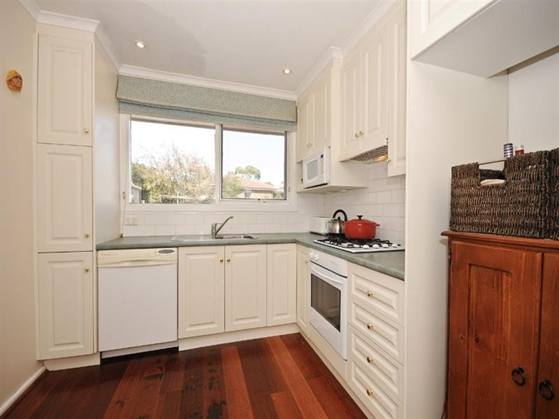 10 Litchfield Avenue, Ferntree Gully VIC 3156