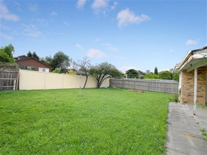 17 Templeton Street, Wantirna VIC 3152