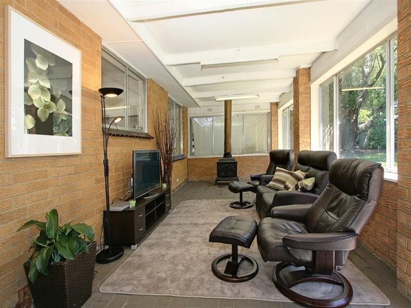 27 Moira Avenue, Ferntree Gully VIC 3156