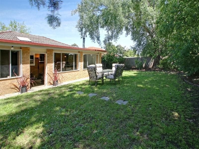 27 Moira Avenue, Ferntree Gully VIC 3156