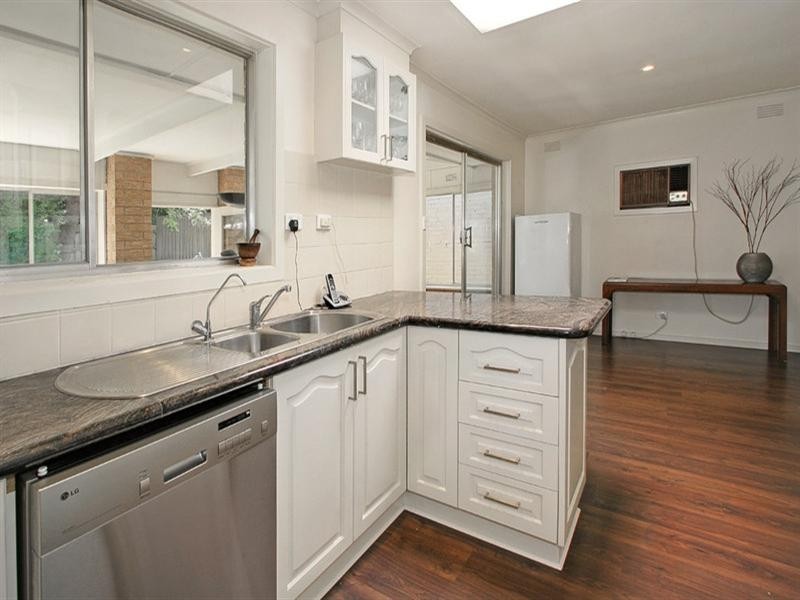 27 Moira Avenue, Ferntree Gully VIC 3156