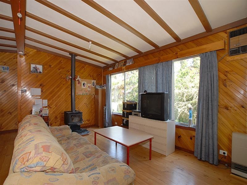 8 Mercia Avenue, The Basin VIC 3154