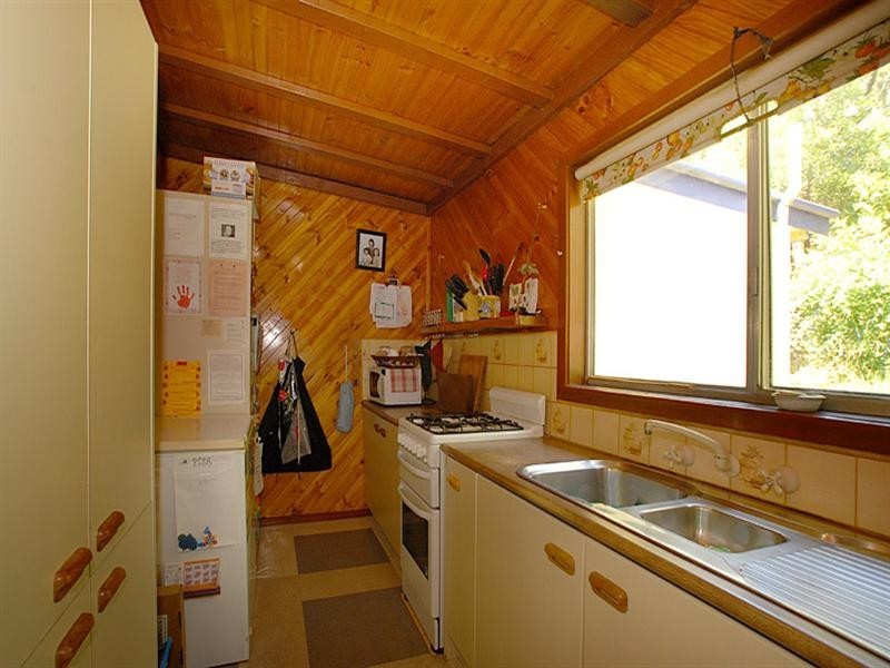 8 Mercia Avenue, The Basin VIC 3154