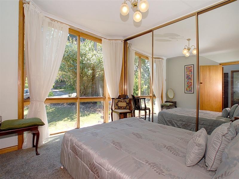30 Olivebank Road, Ferntree Gully VIC 3156