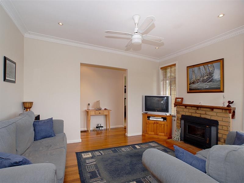 17 Devenish Road, Boronia VIC 3155