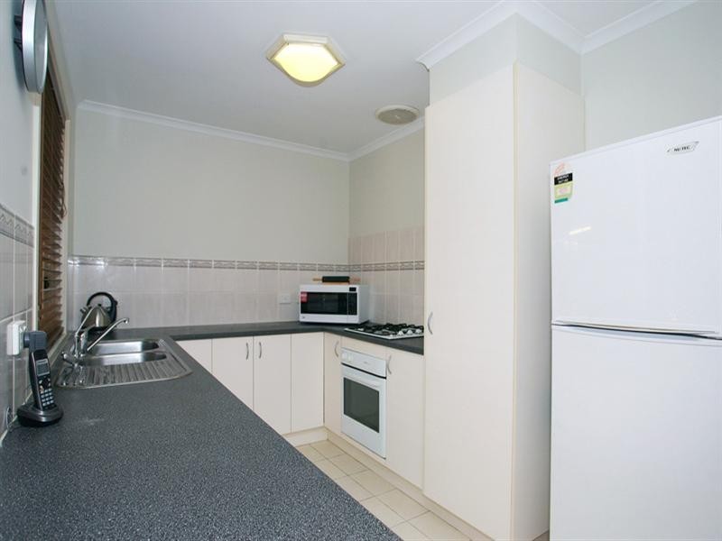 43 Bates Street, Cranbourne West VIC 3977