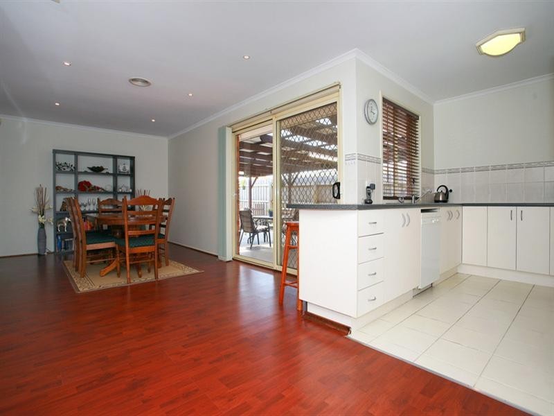 43 Bates Street, Cranbourne West VIC 3977