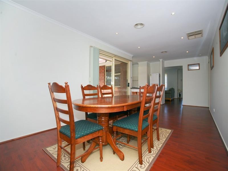 43 Bates Street, Cranbourne West VIC 3977