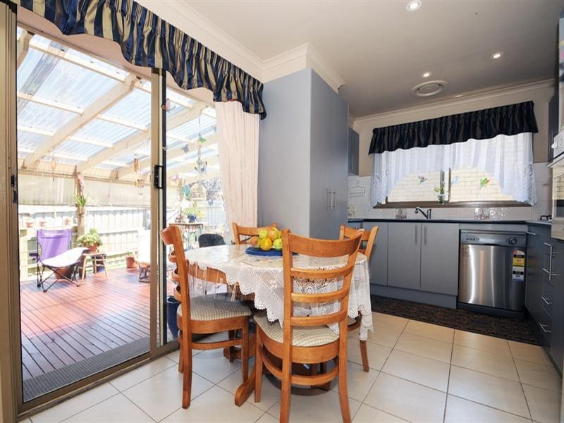 1/36 King Parade, Knoxfield VIC 3180