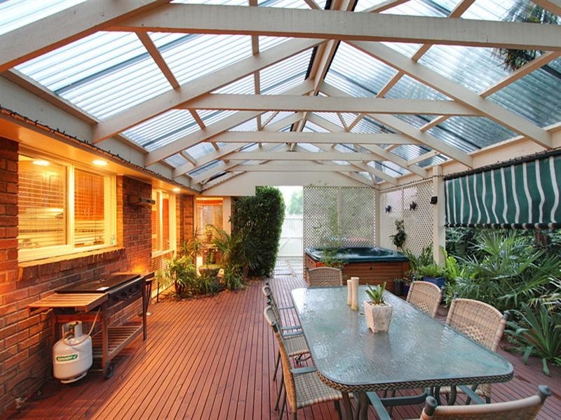 17 Hancock Drive, Ferntree Gully VIC 3156