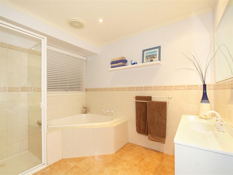 17 Hancock Drive, Ferntree Gully VIC 3156