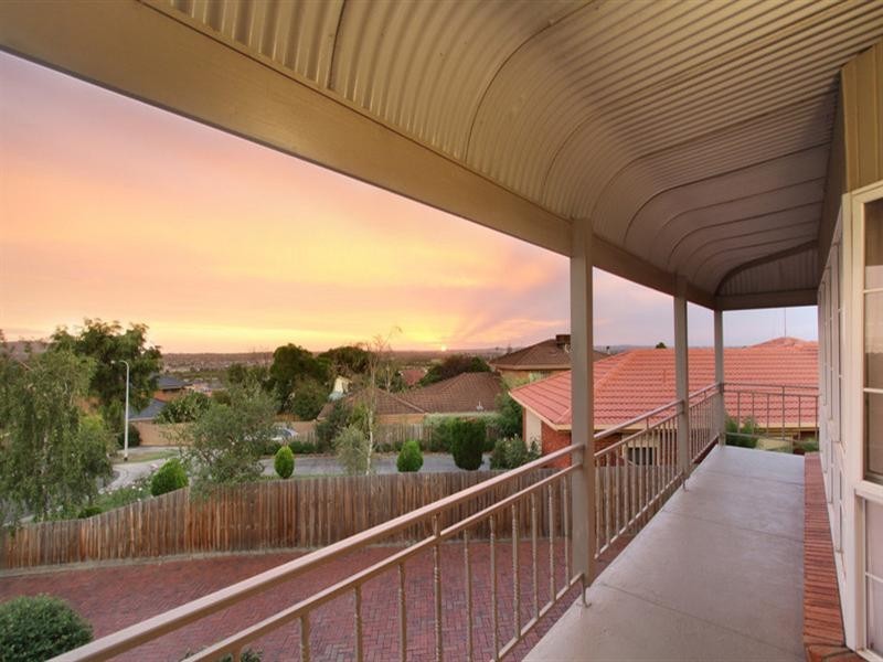 4 Coowarra Court, Ferntree Gully VIC 3156