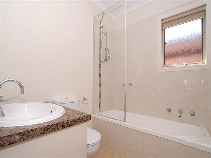 2/30 Dorset Road, Ferntree Gully VIC 3156