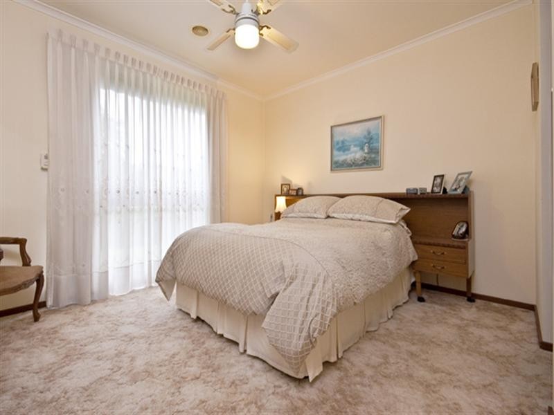 35 Sheraton Cresent, Ferntree Gully VIC 3156