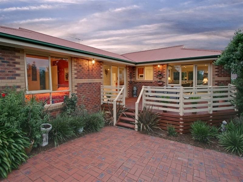 1 Frieda Court, Ferntree Gully VIC 3156