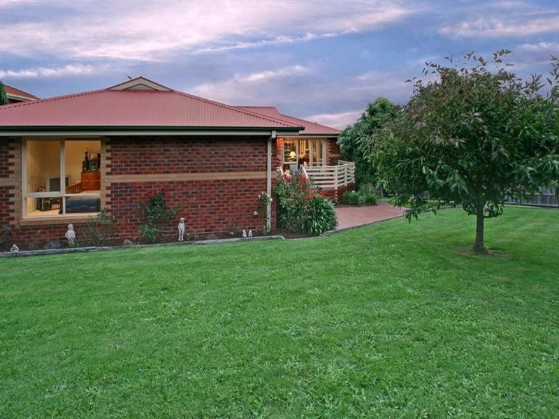 1 Frieda Court, Ferntree Gully VIC 3156