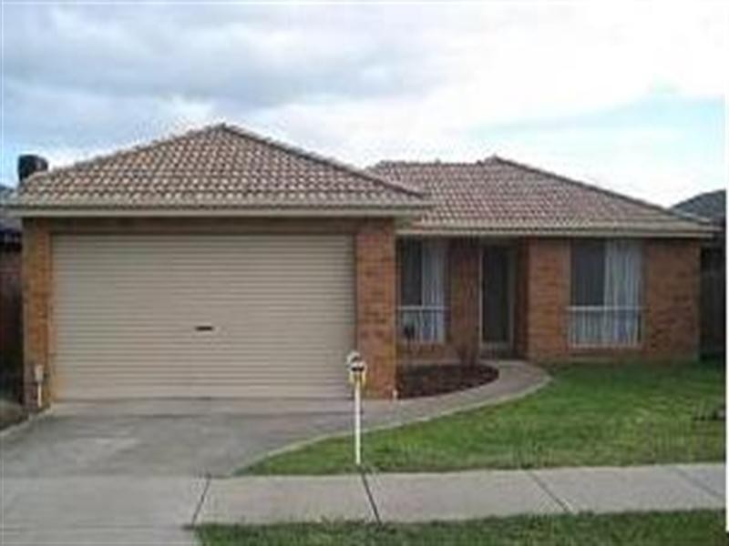 17 Cornwell Crescent, Cranbourne East VIC 3977