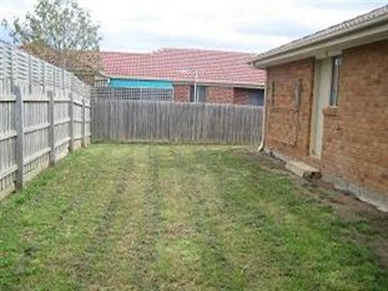 17 Cornwell Crescent, Cranbourne East VIC 3977