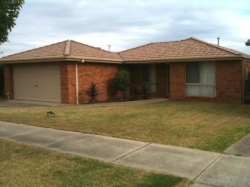 17 Cornwell Crescent, Cranbourne VIC 3977