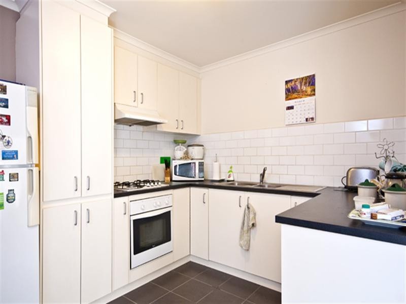 2/35 Commercial Road, Ferntree Gully VIC 3156