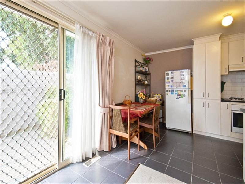 2/35 Commercial Road, Ferntree Gully VIC 3156