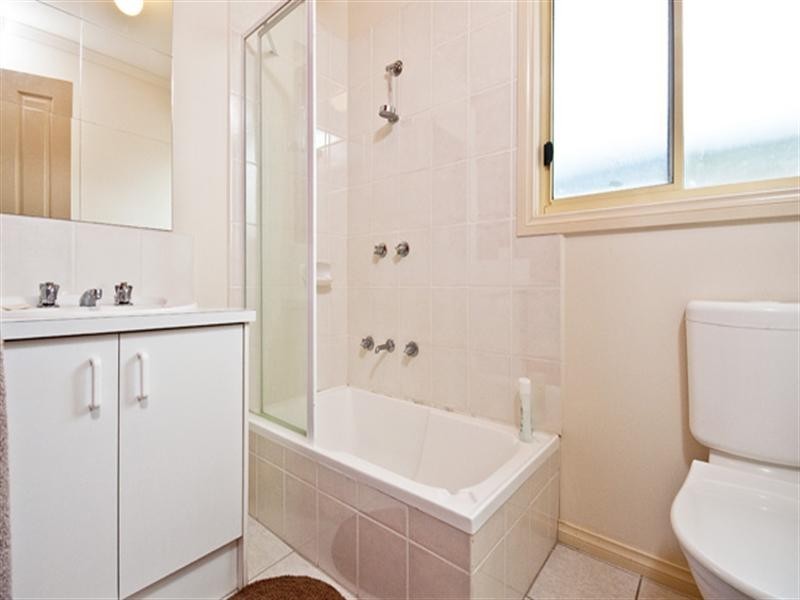 2/35 Commercial Road, Ferntree Gully VIC 3156