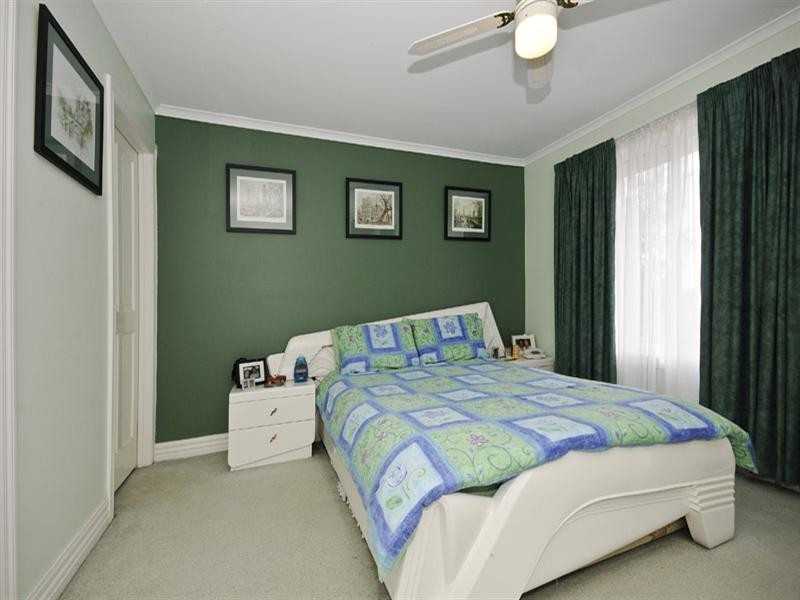 11 Lakewood Drive, Knoxfield VIC 3180