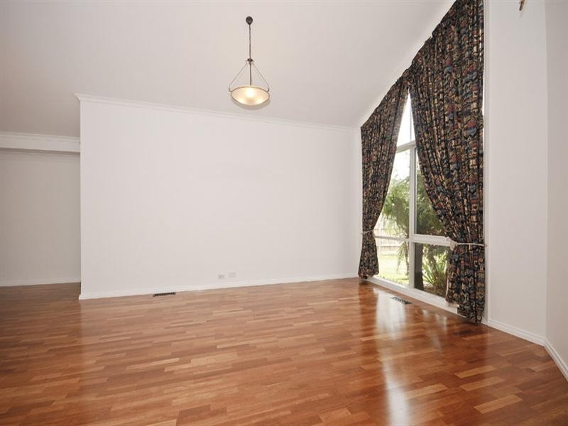 4 Pimelia Court, Rowville VIC 3178