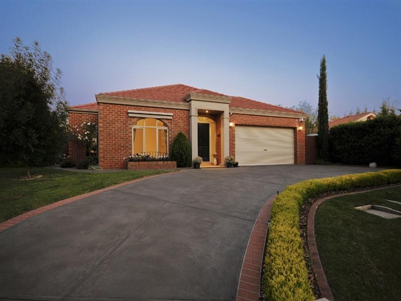 10 Gladesville Close, Lysterfield South VIC 3156