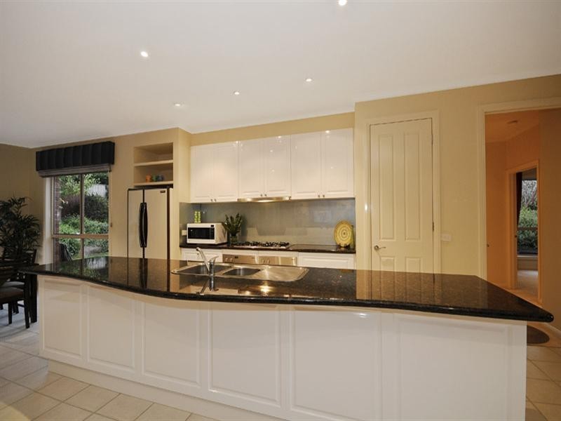 10 Gladesville Close, Lysterfield South VIC 3156