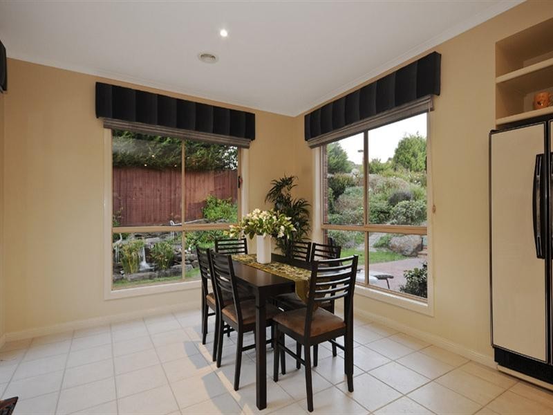 10 Gladesville Close, Lysterfield South VIC 3156