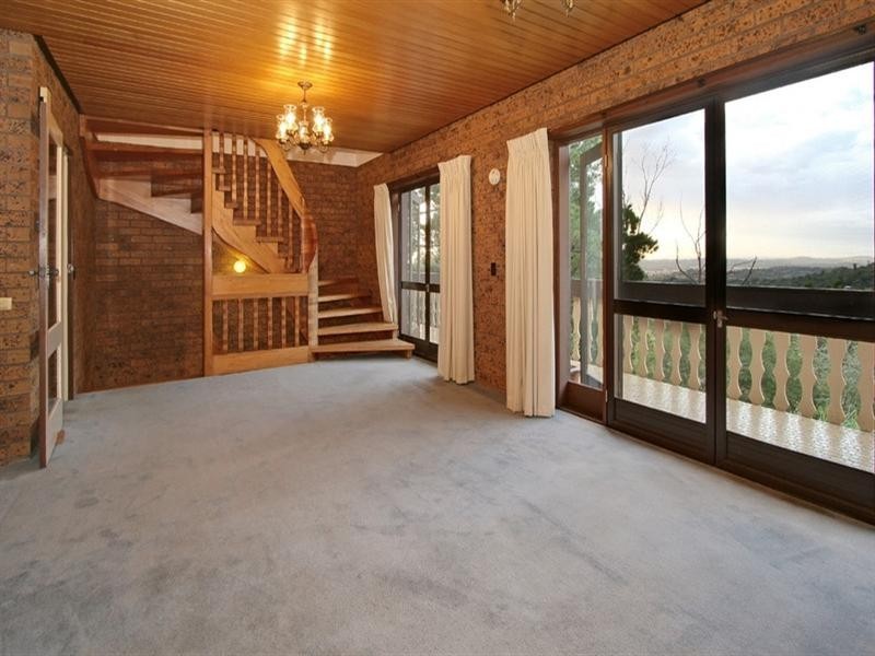 8 Hatherly Grove, Ferntree Gully VIC 3156