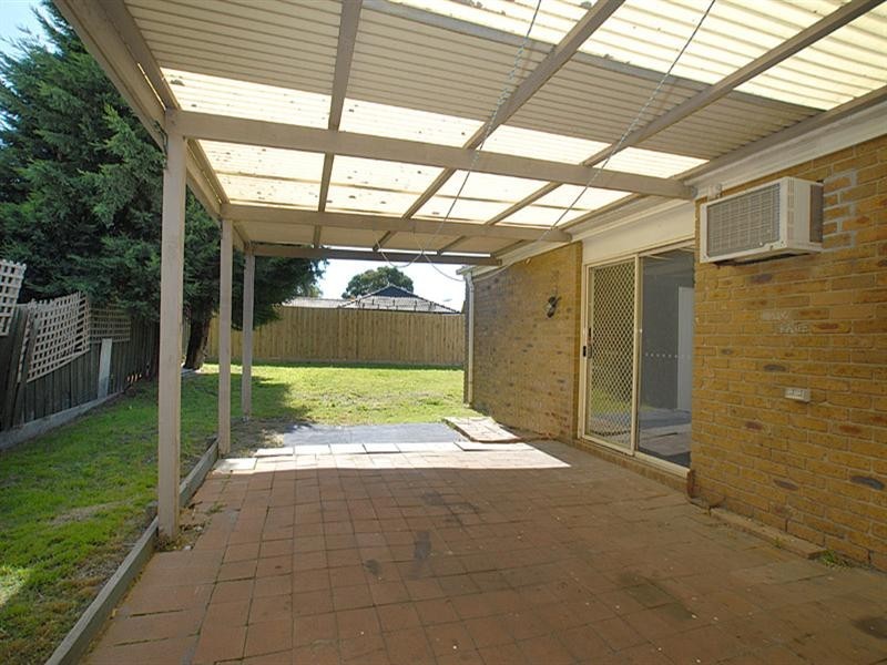 71 Courtenay Avenue, Cranbourne North VIC 3977