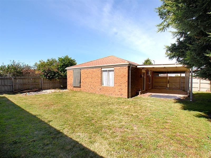 71 Courtenay Avenue, Cranbourne North VIC 3977