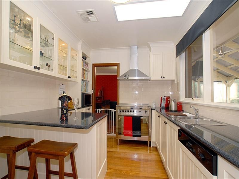48 Joan Avenue, Ferntree Gully VIC 3156