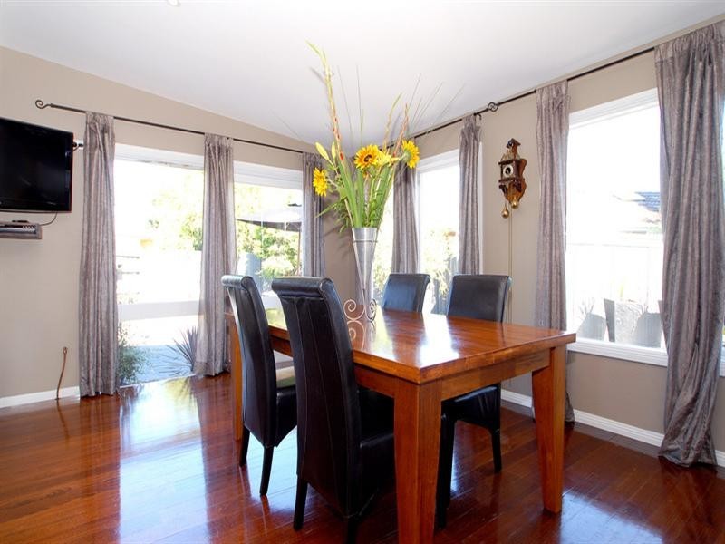 48 Johnson Drive, Ferntree Gully VIC 3156