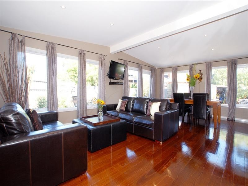 48 Johnson Drive, Ferntree Gully VIC 3156